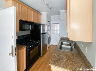 639 W Roscoe St #2S, Chicago, IL 60657