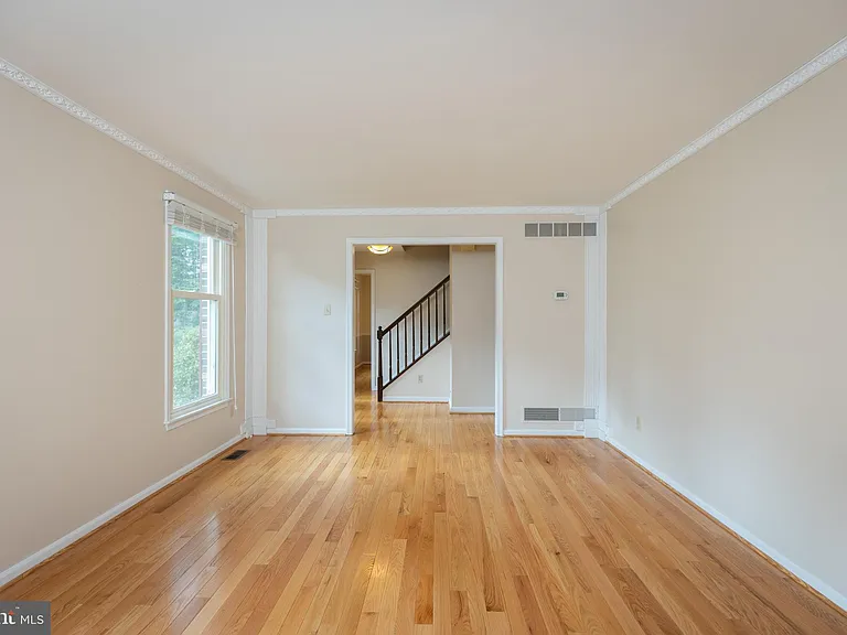 35 Nathalie Ct — Photo 6