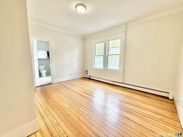 198 Ocean Dr E #2F, Stamford, CT 06902