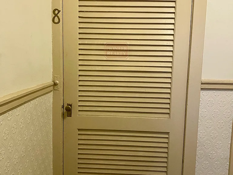 3110 Kensington Ave #8 — Photo 2