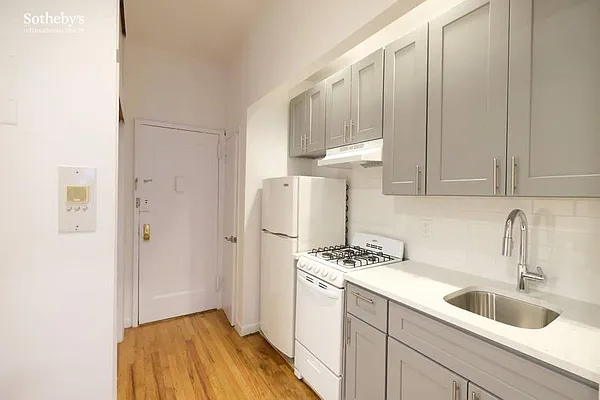 Rented by Sotheby's International Realty | media 12