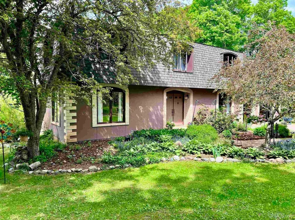 236 Passamani Rd, Iron River, MI 49935