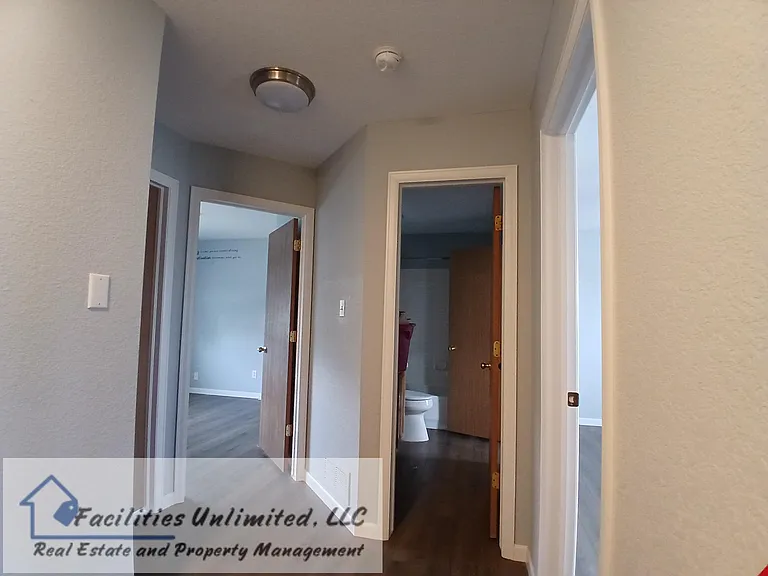 6135 Shamrock Cir — Photo 8