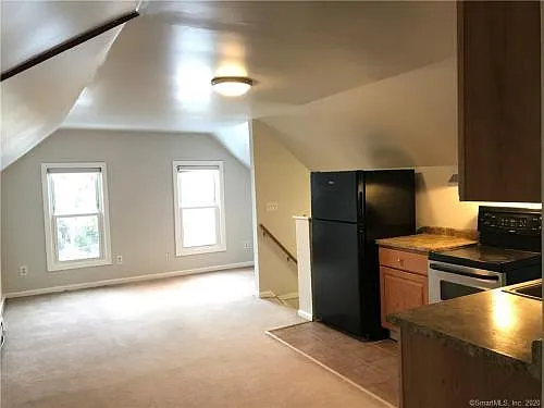 8 Lincoln St — Photo 2