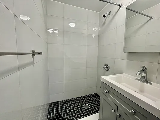 Rented by REAL New York | media 8