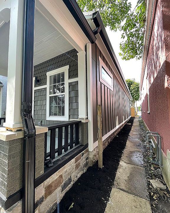 1st image of 75 Vine St