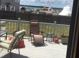 4 Harris Ave, Hampton, NH 03842