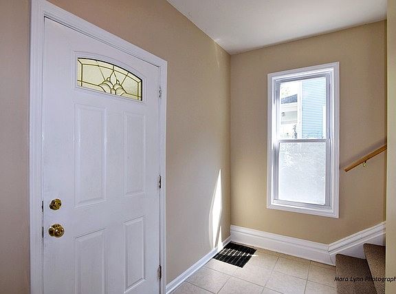 3rd image of 618 W Galena Blvd