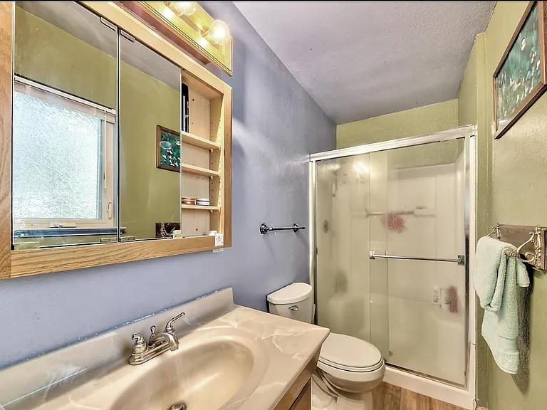 831 Taylor Way — Photo 2