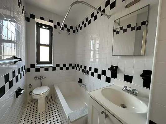 Rented by Queens Apartments Realty LLC | media 11