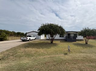 6827 Spring Branch Dr, Krum, TX 76249