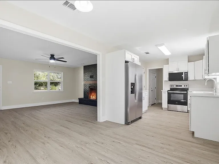 4224 N Star Ave — Photo 8