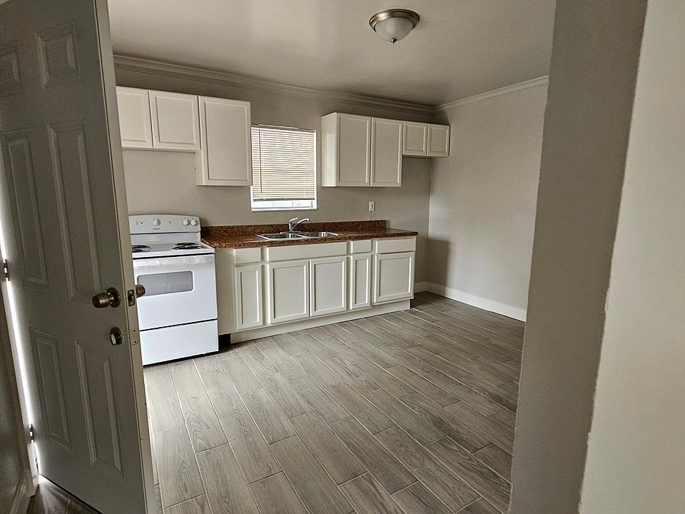 1st image of 14126 Villagrove Dr