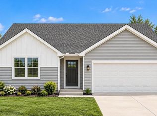 213 Lilac Ln, Delavan, WI 53115
