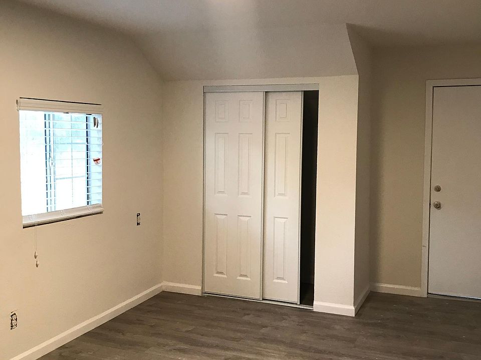2nd image of 2133 Magnolia Ave