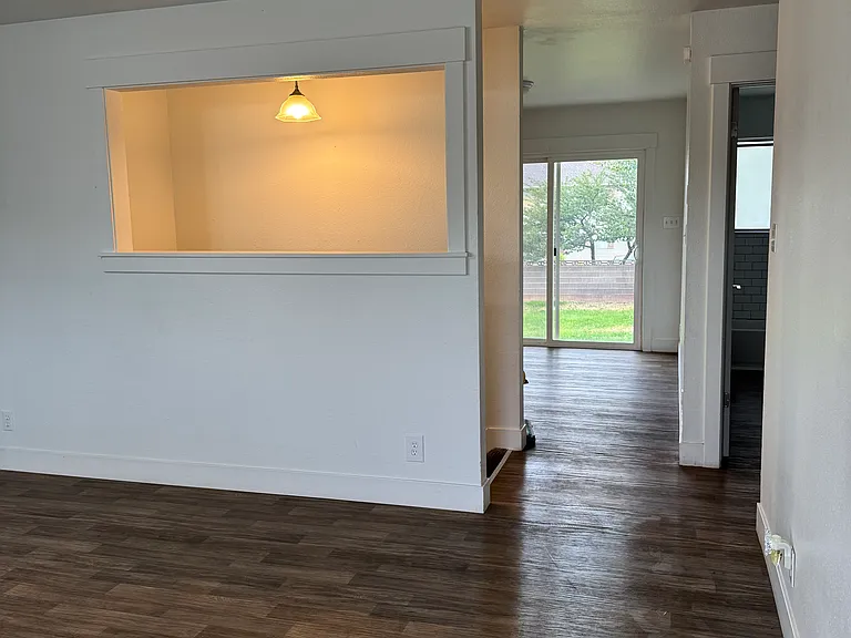 350 W 1045 N — Photo 2
