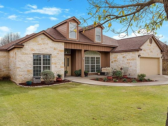 2nd image of 1203 Jennifer Ln