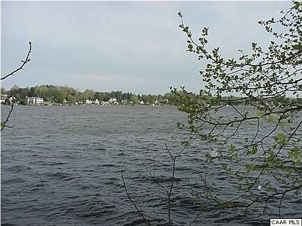 3rd image of 581 N Lakeshore Dr