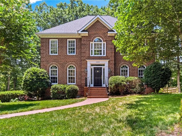 1025 Fallbrook Ln, Lewisville, NC 27023