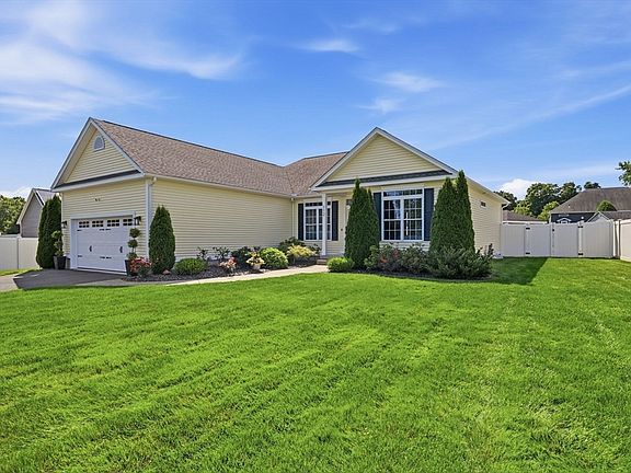 3rd image of 112 Farmington Cir
