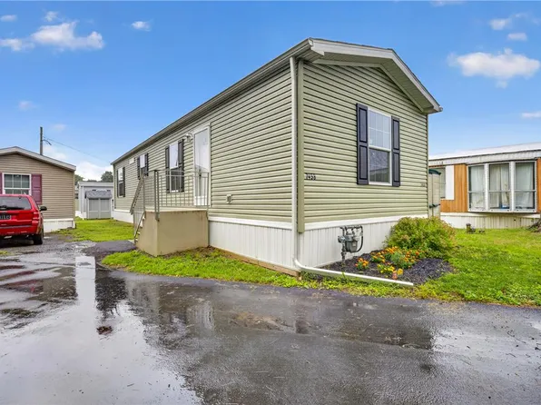 7458 Continental Cir, Trexlertown, PA 18087