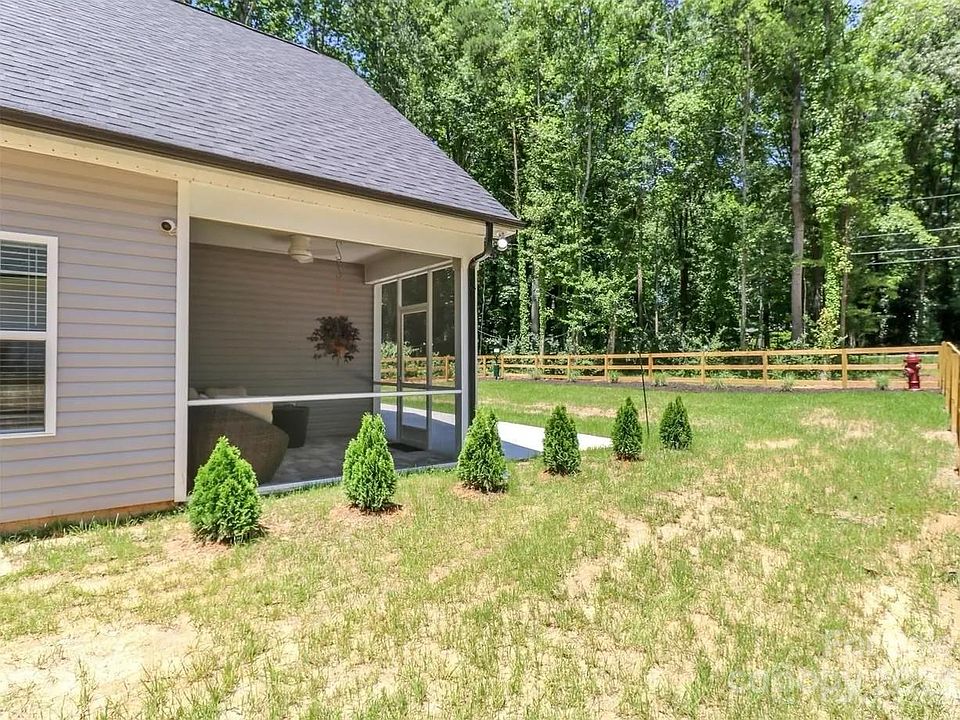 8110 Winterwood Pl, Charlotte, NC 28215 Zillow