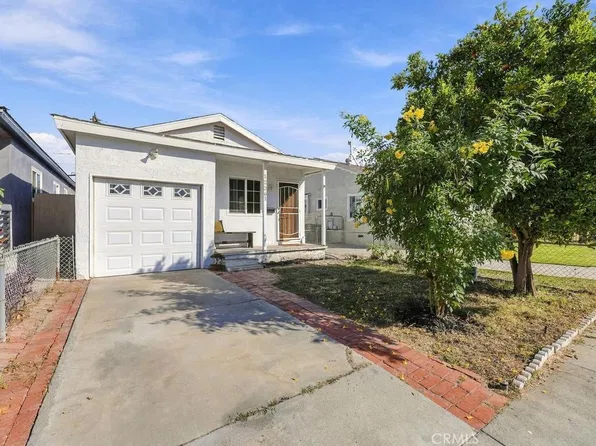 12261 211th St, Lakewood, CA 90715