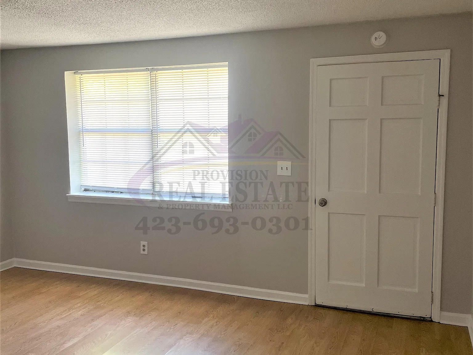 3BD/1BA House with Carport — Photo 3
