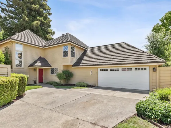 820 Lake Front Dr, Sacramento, CA 95831
