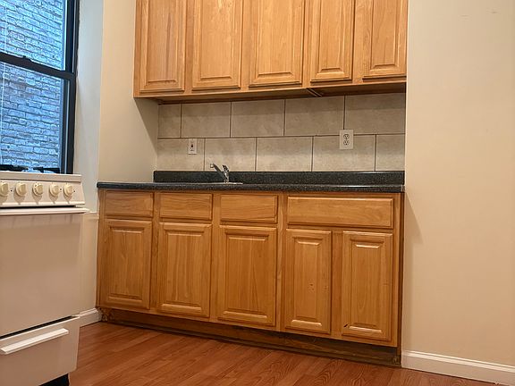 5th image of 606 Flatbush Ave APT 1