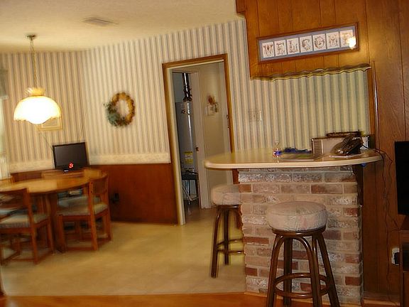 4th image of 8415 Braesdale Ln
