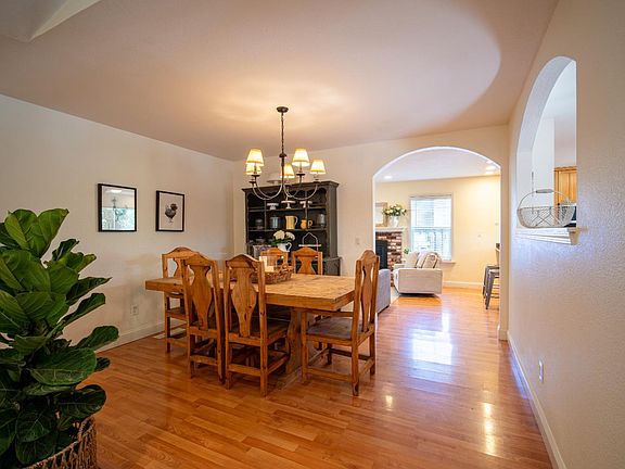 4th image of 1119 Santa Cruz Way
