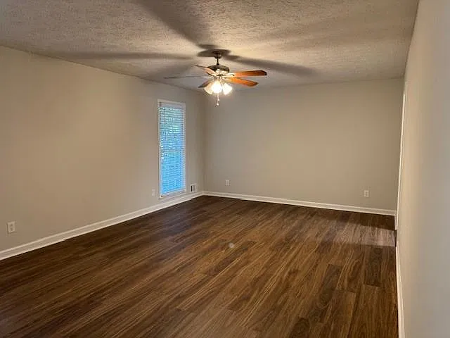 130 Lori Ln — Photo 9