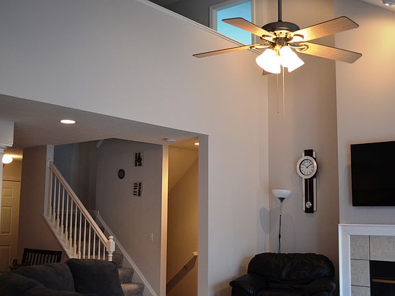 3rd image of 111 Bridgewater Ln