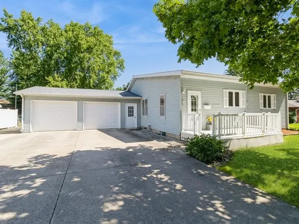 915 Cedar St, Story City, IA 50248