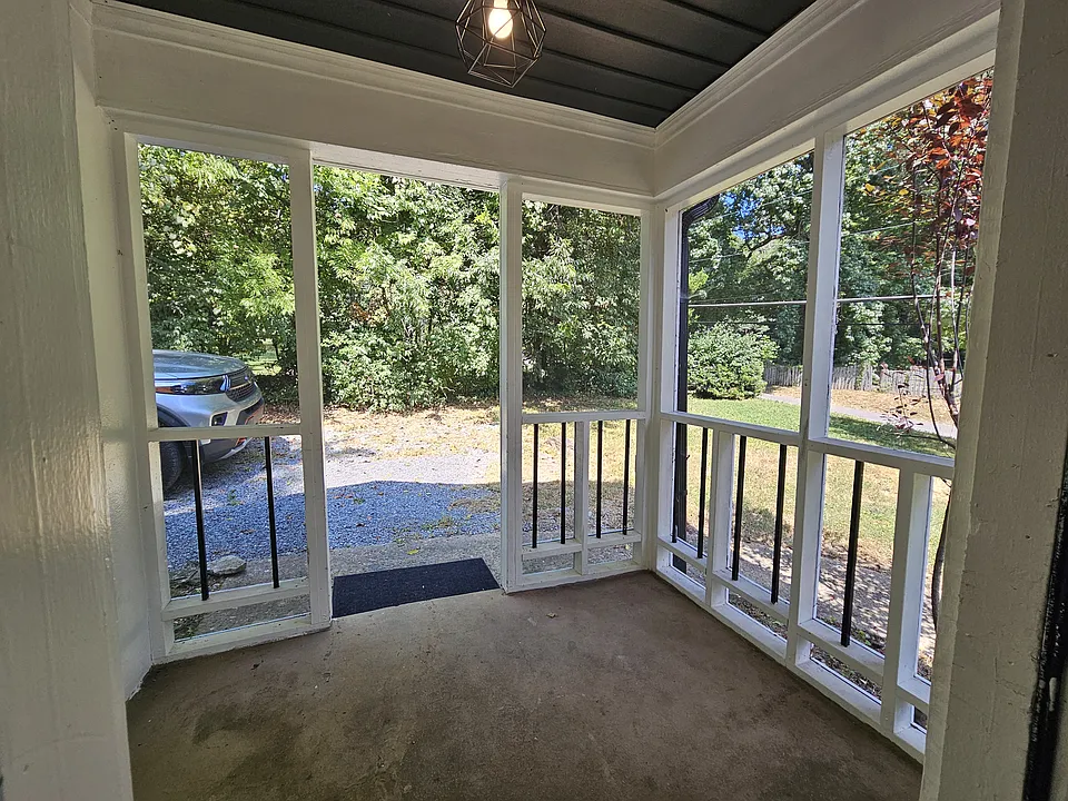 6005 Medlin Heights Rd
