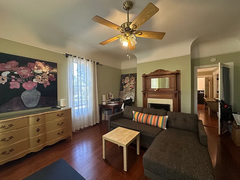735 Broadway — Photo 20