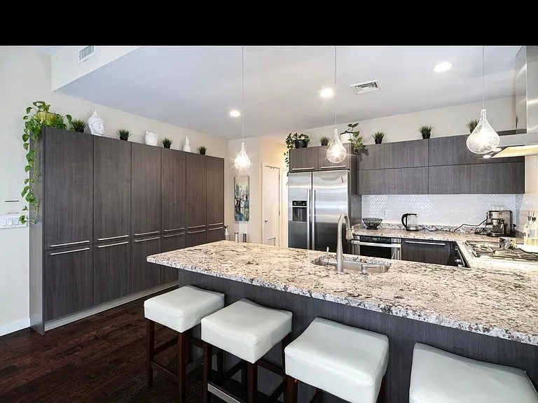 817 N Lawrence St #201 — Photo 13