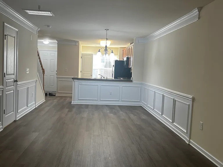 8526 Quarton Dr — Photo 6