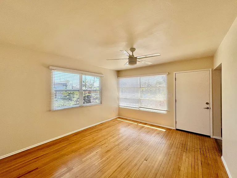 2447 Boundary St — Photo 12