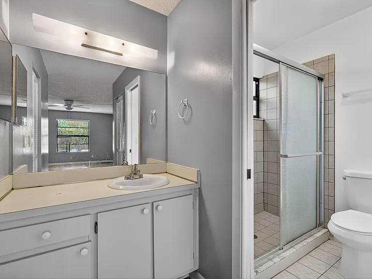 707 Stonewood Ct #19C — Photo 13