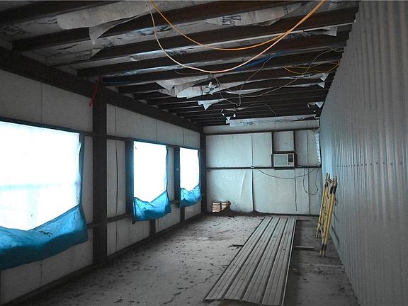 2nd image of 305 Pecan Dr