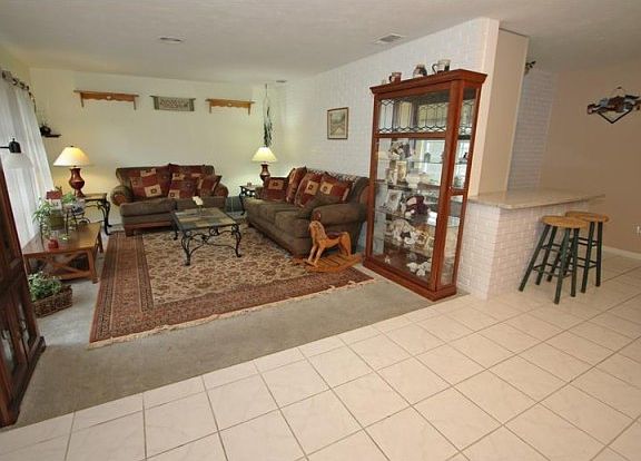 4th image of 1641 Pinewood Dr