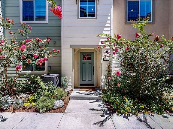 2nd image of 2721 Valor Ln
