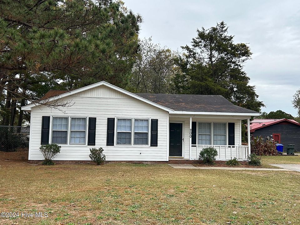 1st image of 200 Terrace Ct
