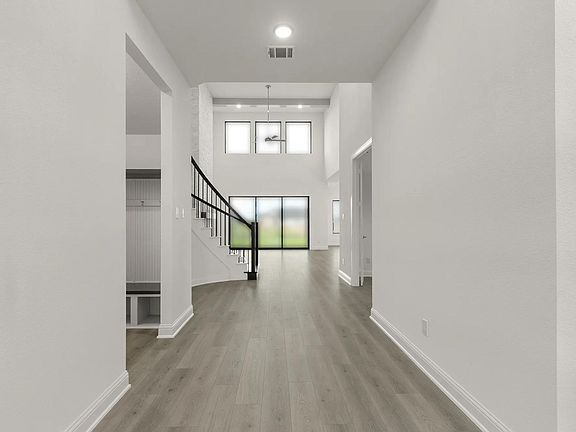 Caprock B foyer