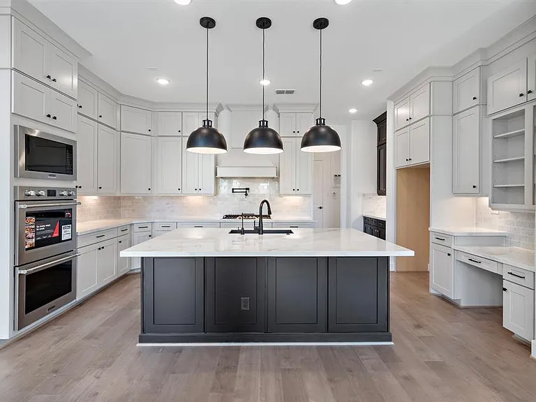 9806 Oakwood Trl — Photo 11