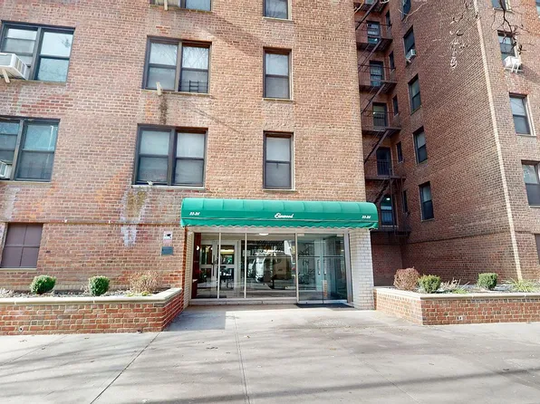 33-26 92nd St #2T, Jackson Heights, NY 11372
