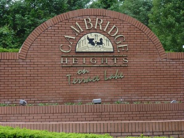 390 Cambridge Dr #390