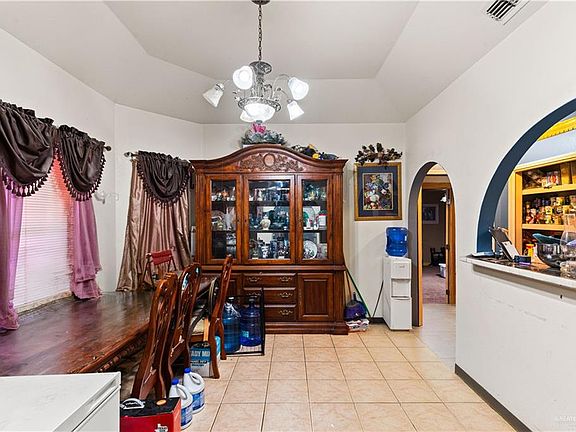 5th image of 564 N La Paloma St
